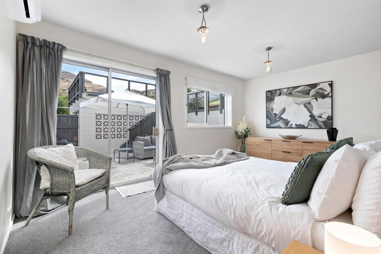 Lake And Mountain View Living Queenstown Extérieur photo
